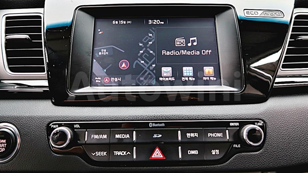 2017 KIA NIRO PRESTIGE - 24