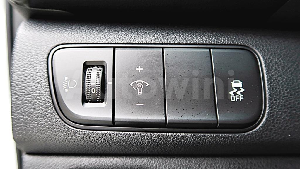 2017 KIA NIRO PRESTIGE - 30