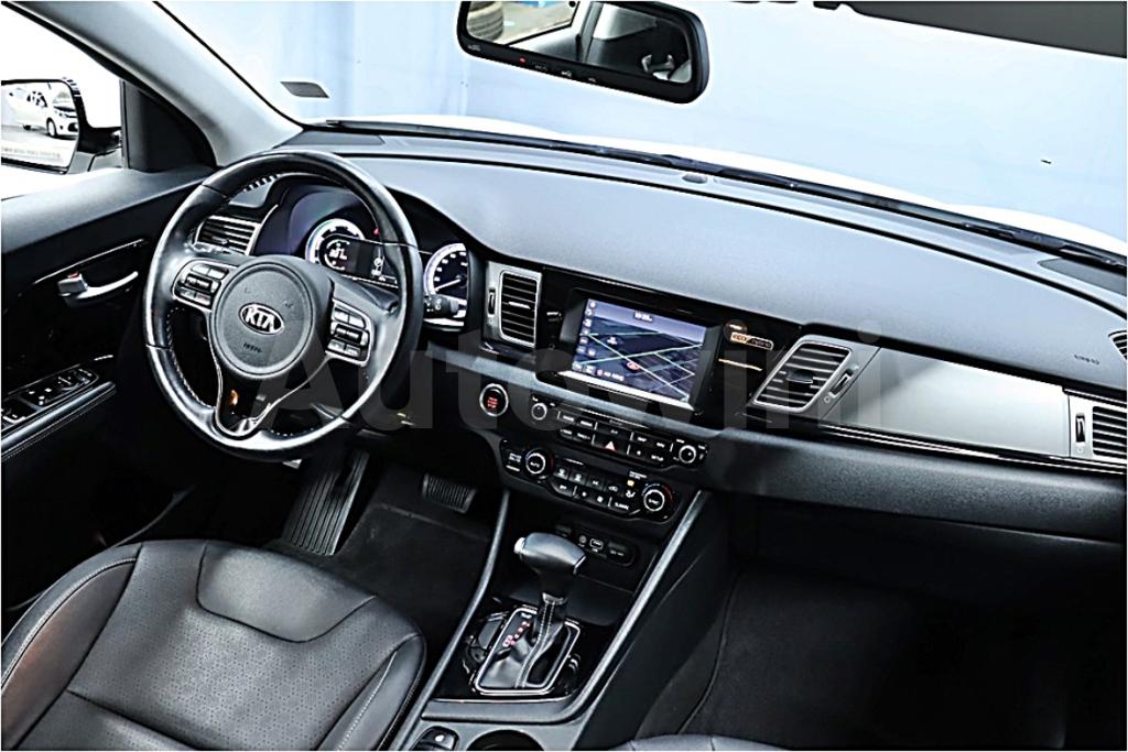 2018 KIA NIRO PRESTIGE - 28