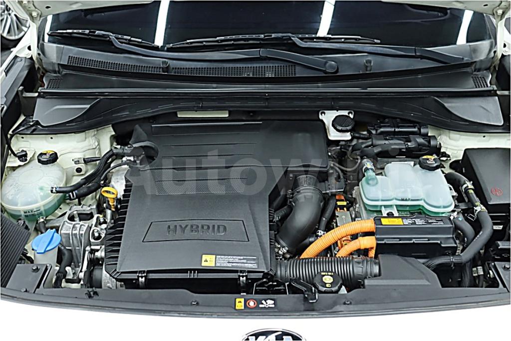 2018 KIA NIRO PRESTIGE - 30