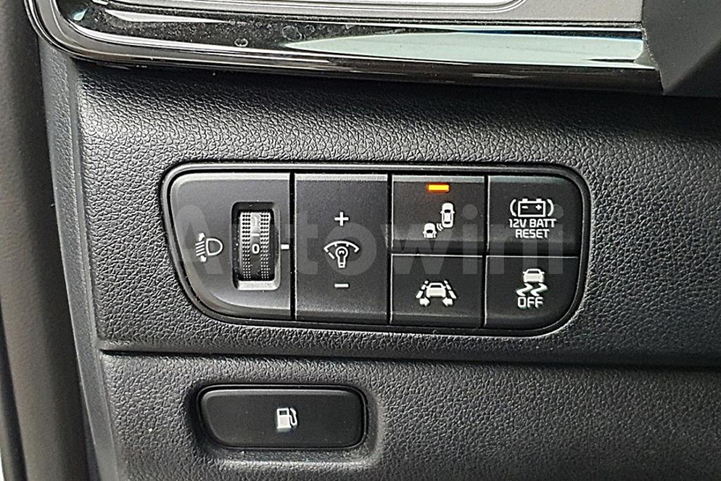 2018 KIA NIRO PRESTIGE - 21