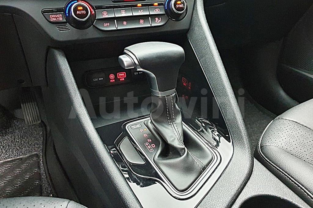 2018 KIA NIRO PRESTIGE - 24