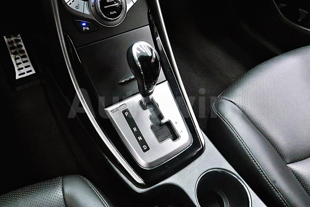 2013 HYUNDAI AVANTE MD ELANTRA M16 GDI PREMIUM - 19