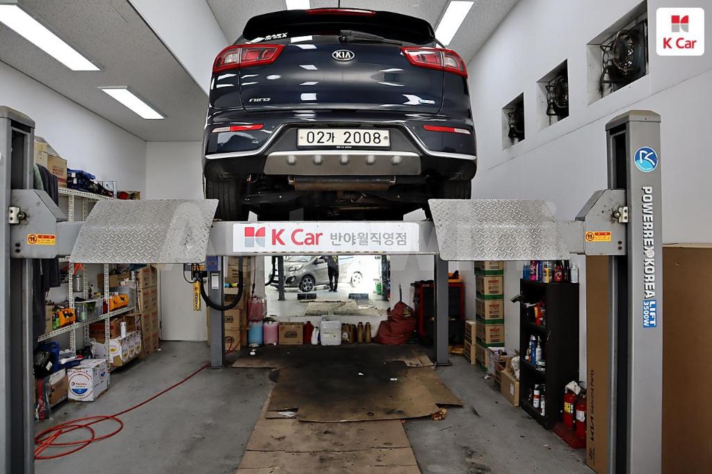 2018 KIA NIRO PRESTIGE - 33