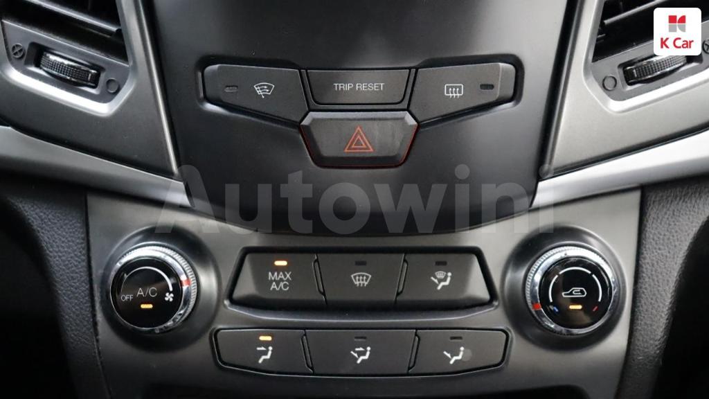 2017 SSANGYONG  STYLE KORANDO C 2.2 RX 2WD - 9
