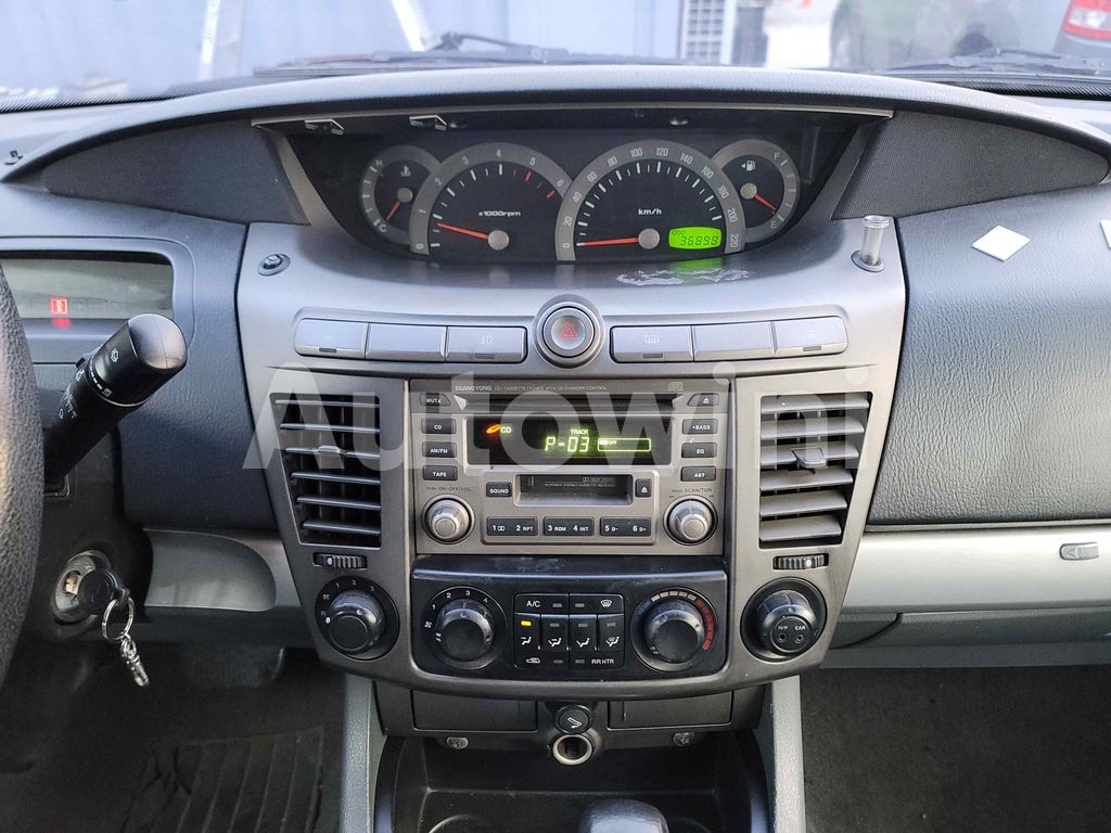 2010 SSANGYONG  RODIUS STAVIC RD400 AUTO - 16