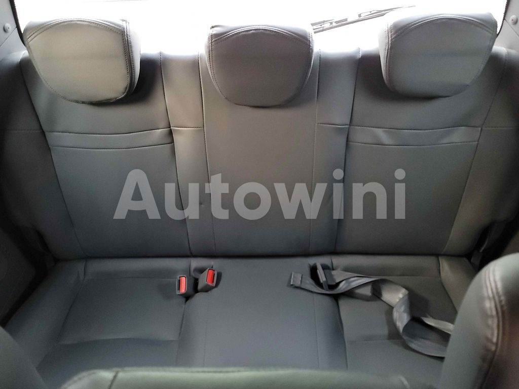 2010 SSANGYONG  RODIUS STAVIC RD400 AUTO - 27