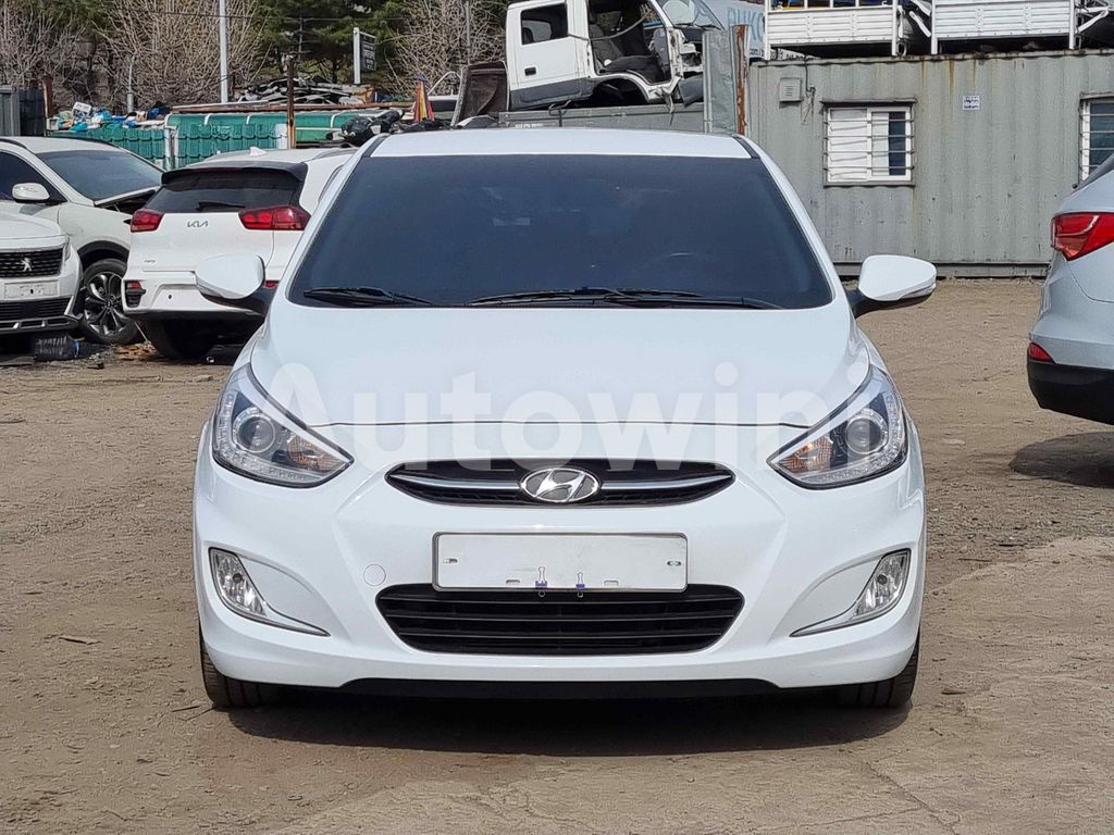 KMHCT51UGHU320749 2017 HYUNDAI ACCENT  MODERN 1.6 VGT STEERING REMOCON/REAR CAMERA/LEATHER SEATS/ABS/AT-1