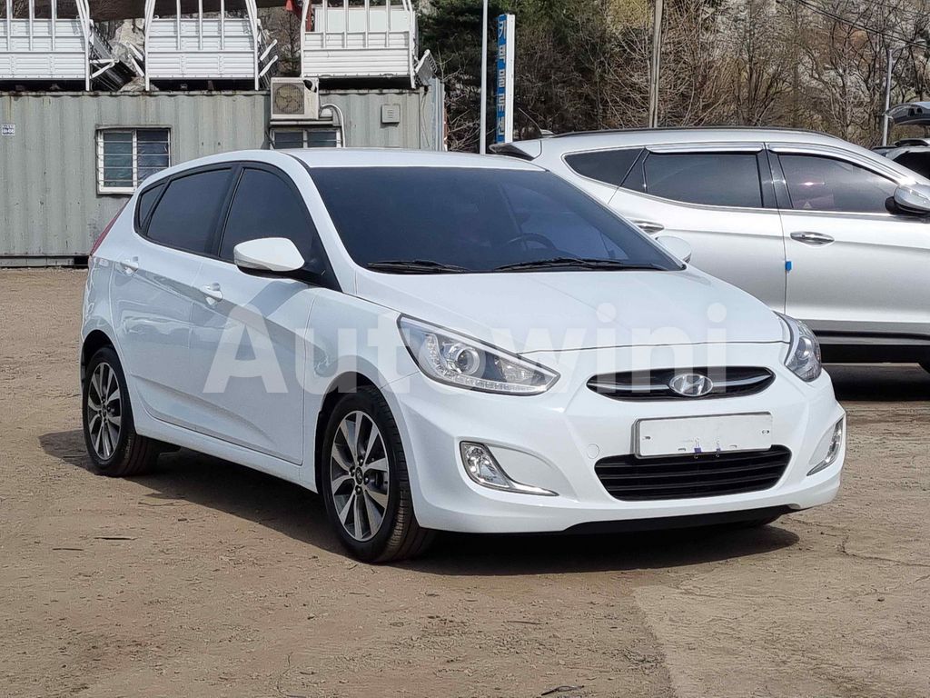 KMHCT51UGHU320749 2017 HYUNDAI ACCENT  MODERN 1.6 VGT STEERING REMOCON/REAR CAMERA/LEATHER SEATS/ABS/AT-5