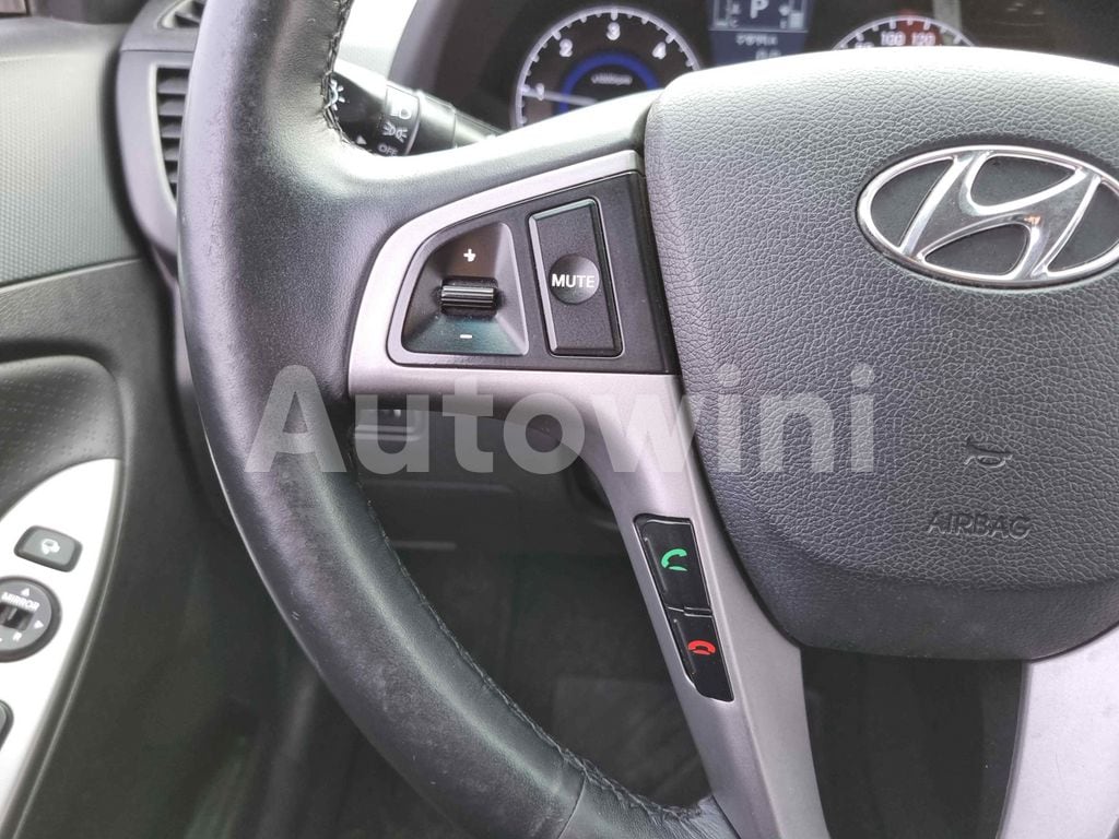 2017 HYUNDAI ACCENT  MODERN 1.6 VGT STEERING REMOCON/REAR CAMERA/LEATHER SEATS/ABS/AT - 20