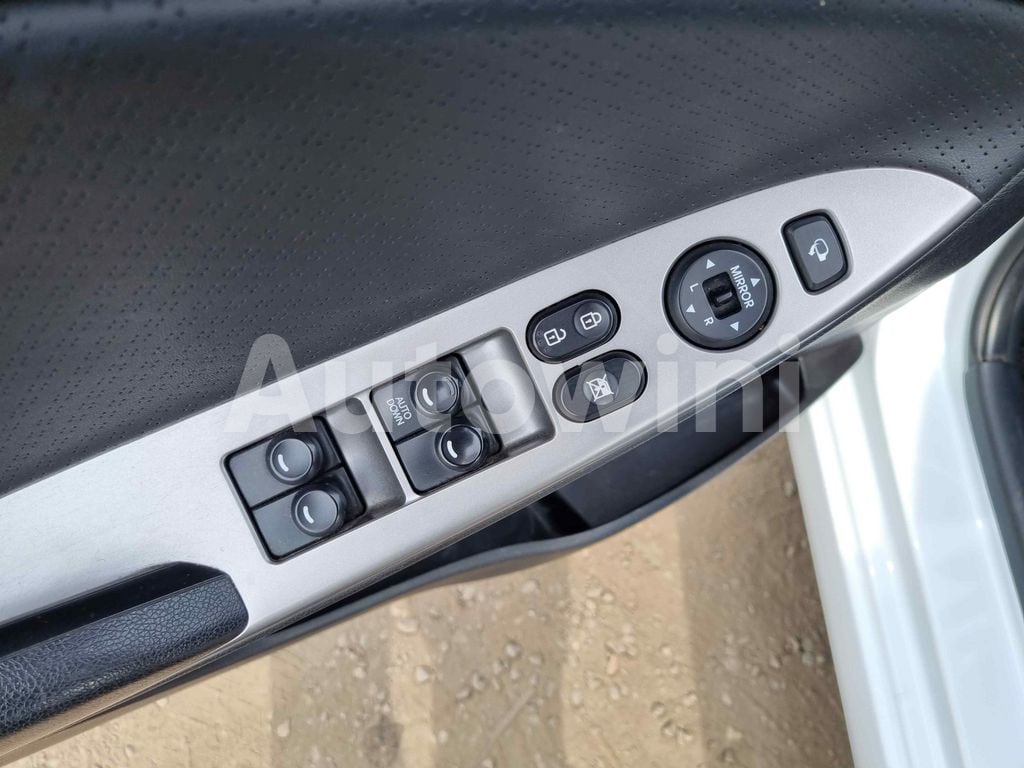 2017 HYUNDAI ACCENT  MODERN 1.6 VGT STEERING REMOCON/REAR CAMERA/LEATHER SEATS/ABS/AT - 23