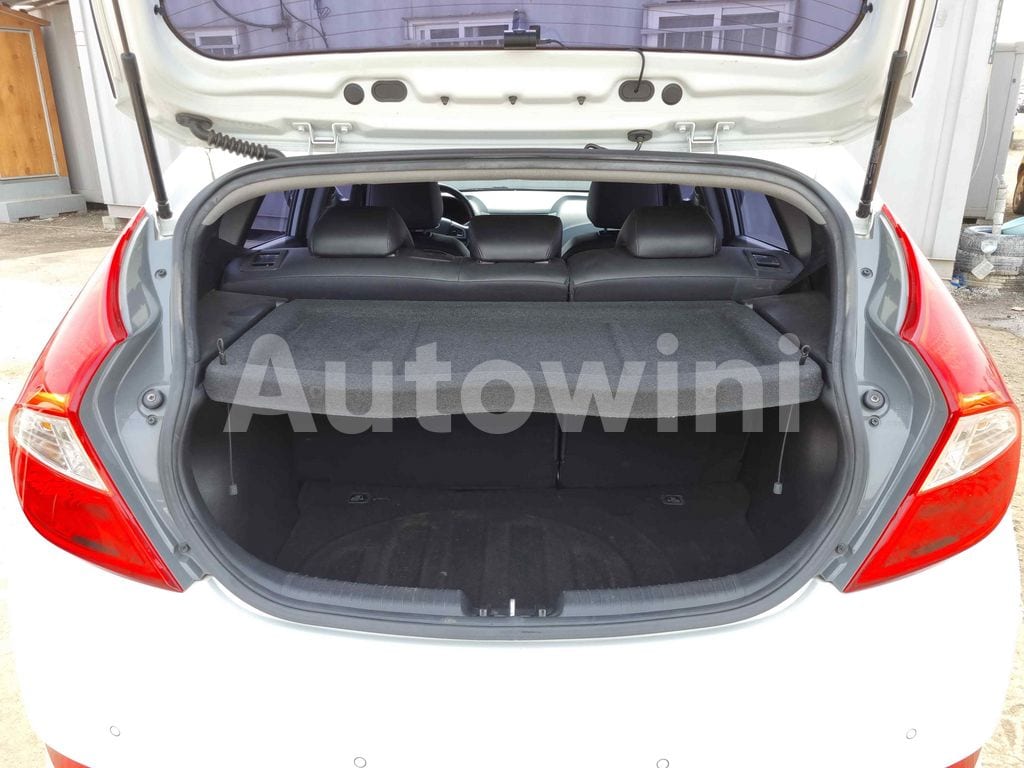 2017 HYUNDAI ACCENT  MODERN 1.6 VGT STEERING REMOCON/REAR CAMERA/LEATHER SEATS/ABS/AT - 31