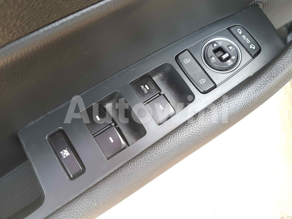 2018 HYUNDAI SONATA RISE 1.7 SM.KEY NAVI CAM ABS VDC - 29