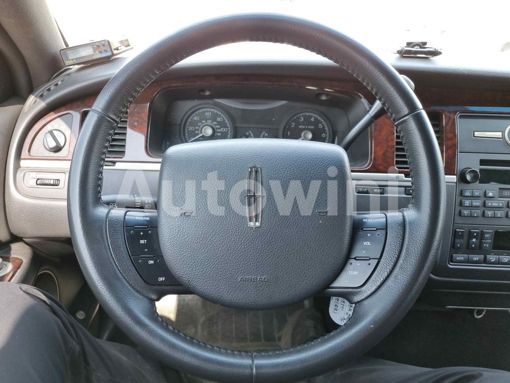2010 LINCOLN TOWN CAR FUNERAL COACH FULL AUTO AC AT - 14