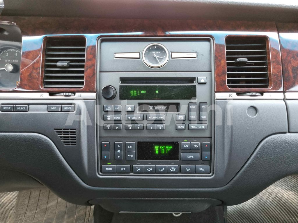 2010 LINCOLN TOWN CAR FUNERAL COACH FULL AUTO AC AT - 15
