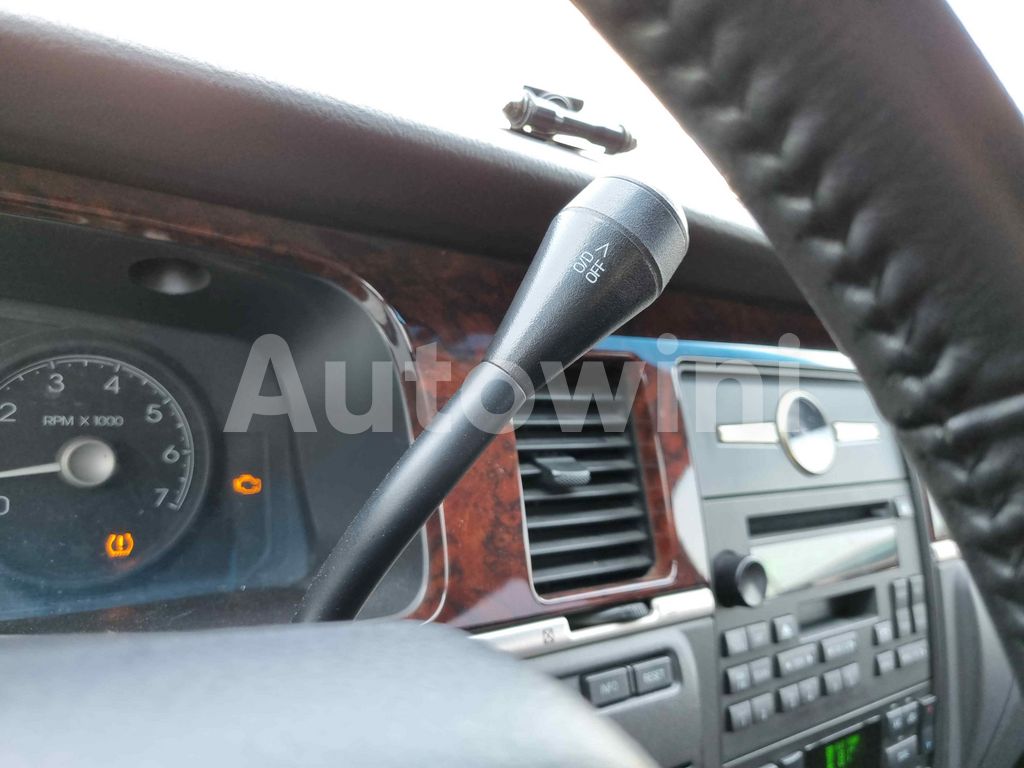 2010 LINCOLN TOWN CAR FUNERAL COACH FULL AUTO AC AT - 16