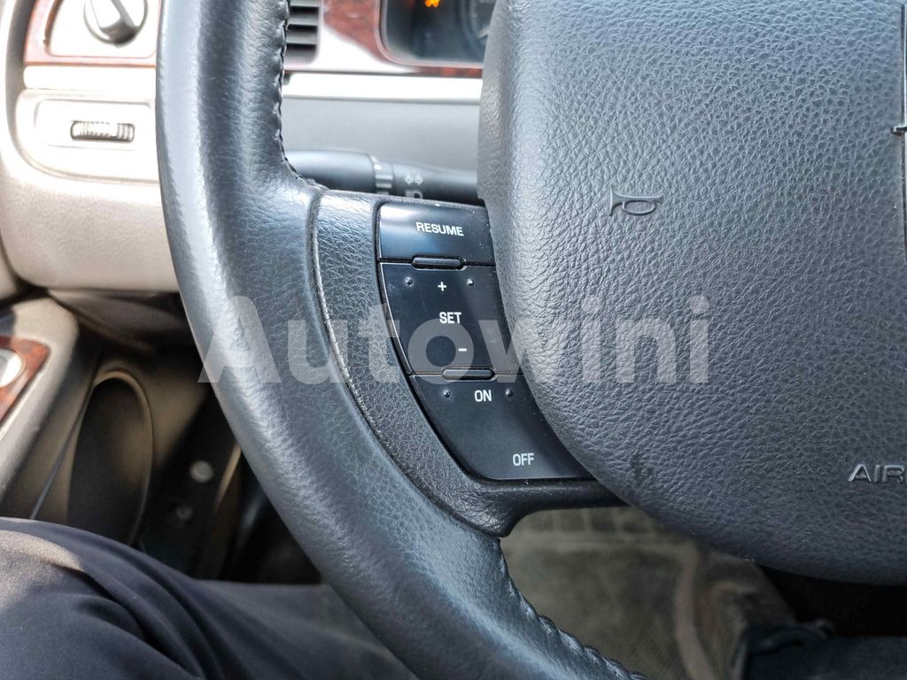 2010 LINCOLN TOWN CAR FUNERAL COACH FULL AUTO AC AT - 17