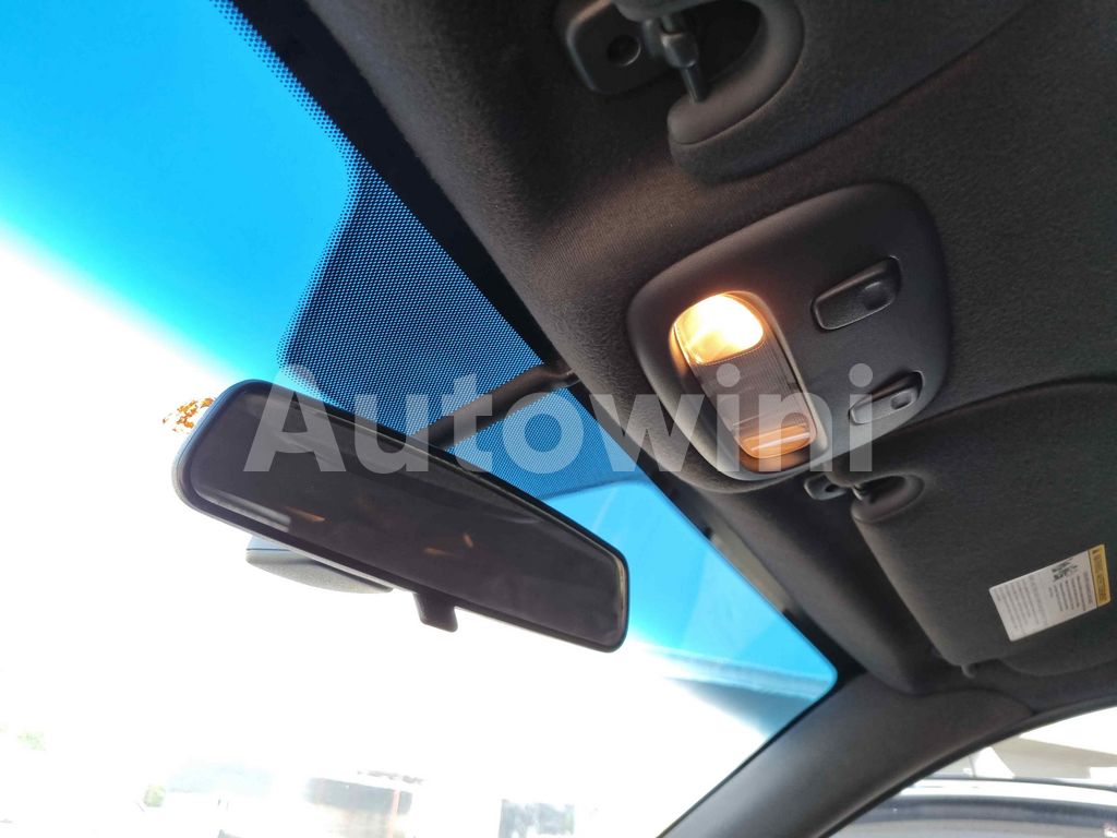 2010 LINCOLN TOWN CAR FUNERAL COACH FULL AUTO AC AT - 19