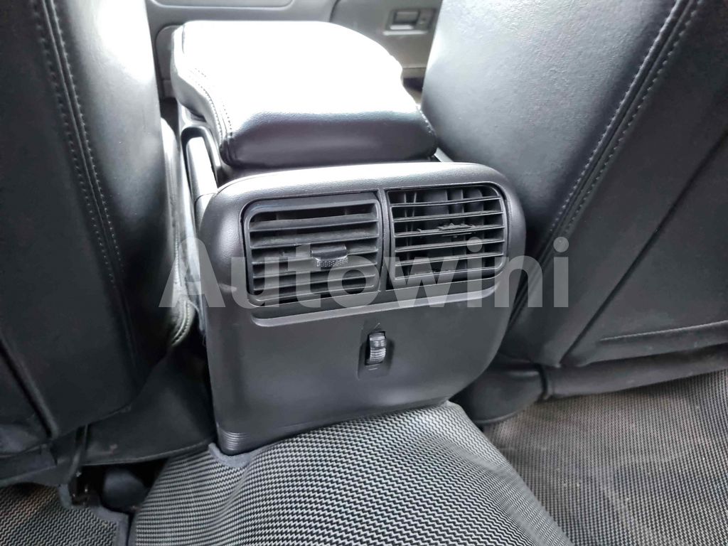 2010 LINCOLN TOWN CAR FUNERAL COACH FULL AUTO AC AT - 25