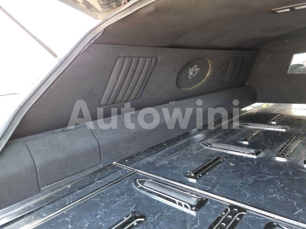 2010 LINCOLN TOWN CAR FUNERAL COACH FULL AUTO AC AT - 29