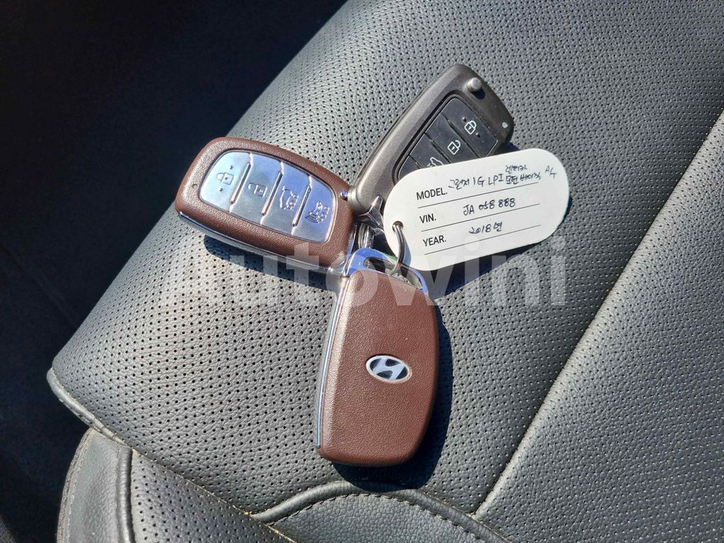 2018 HYUNDAI GRANDEUR IG AZERA LPG SM.KEY NAVI CAMERA ABS VDC - 31