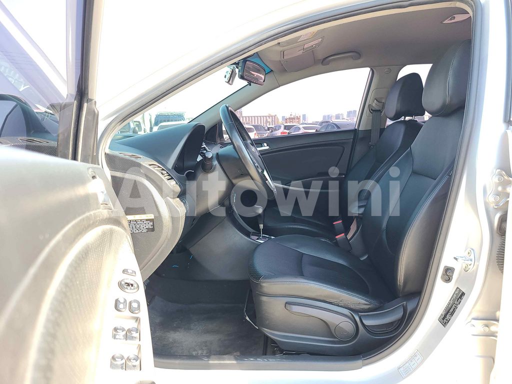 2017 HYUNDAI ACCENT  1.6 SM.KEY NAVI CAMERA ABS VDC - 10
