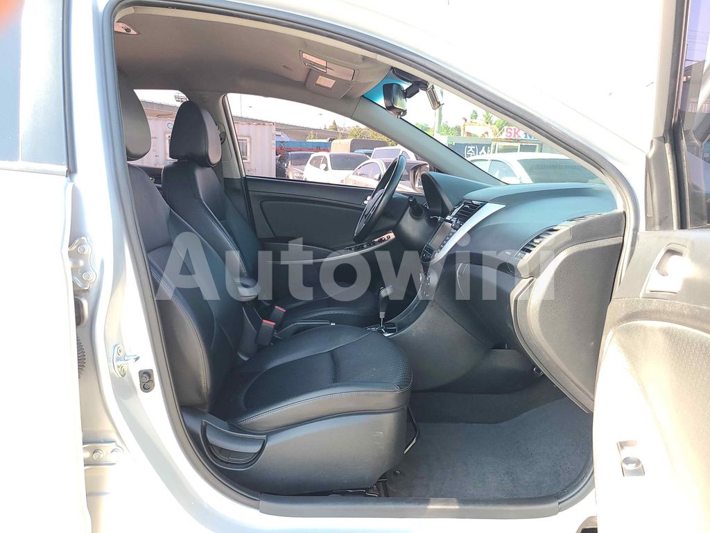 2017 HYUNDAI ACCENT  1.6 SM.KEY NAVI CAMERA ABS VDC - 13