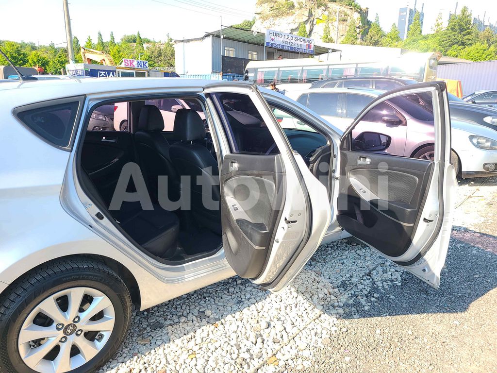 2017 HYUNDAI ACCENT  1.6 SM.KEY NAVI CAMERA ABS VDC - 40