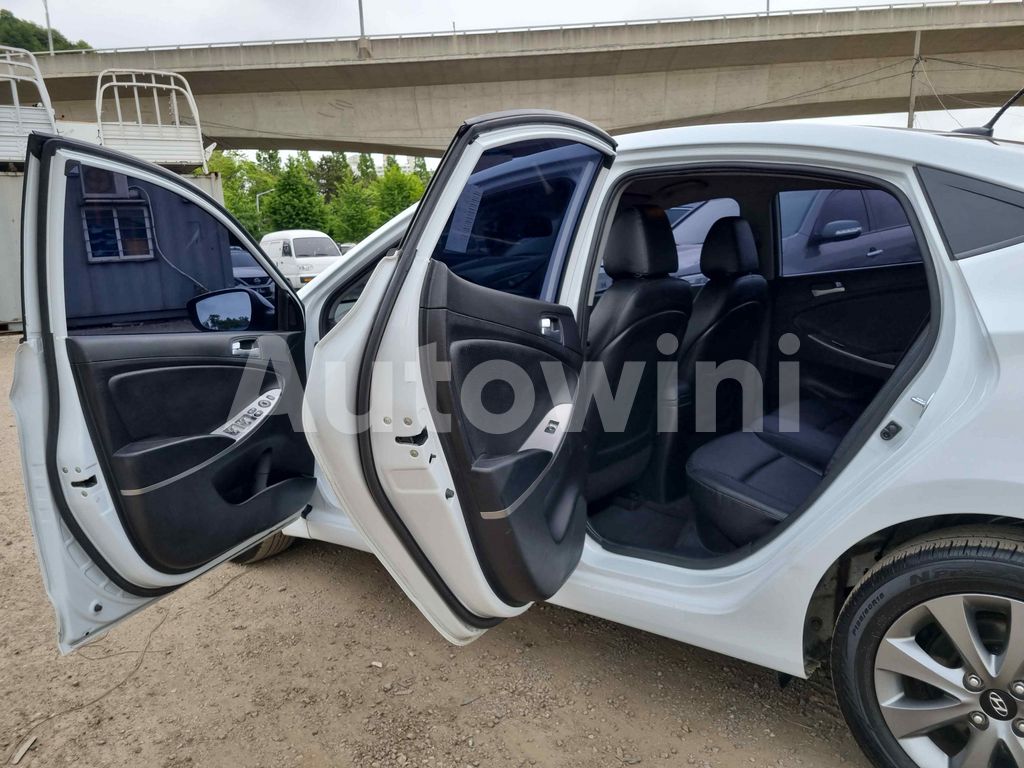 2018 HYUNDAI ACCENT  1.4 SM.KEY*2/NAVI CAMERA ABS VDC EPS TPMS AT - 36