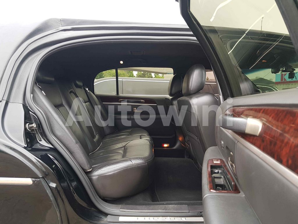 2010 LINCOLN TOWN CAR FUNERAL COACH NAVI ABS AT - 12