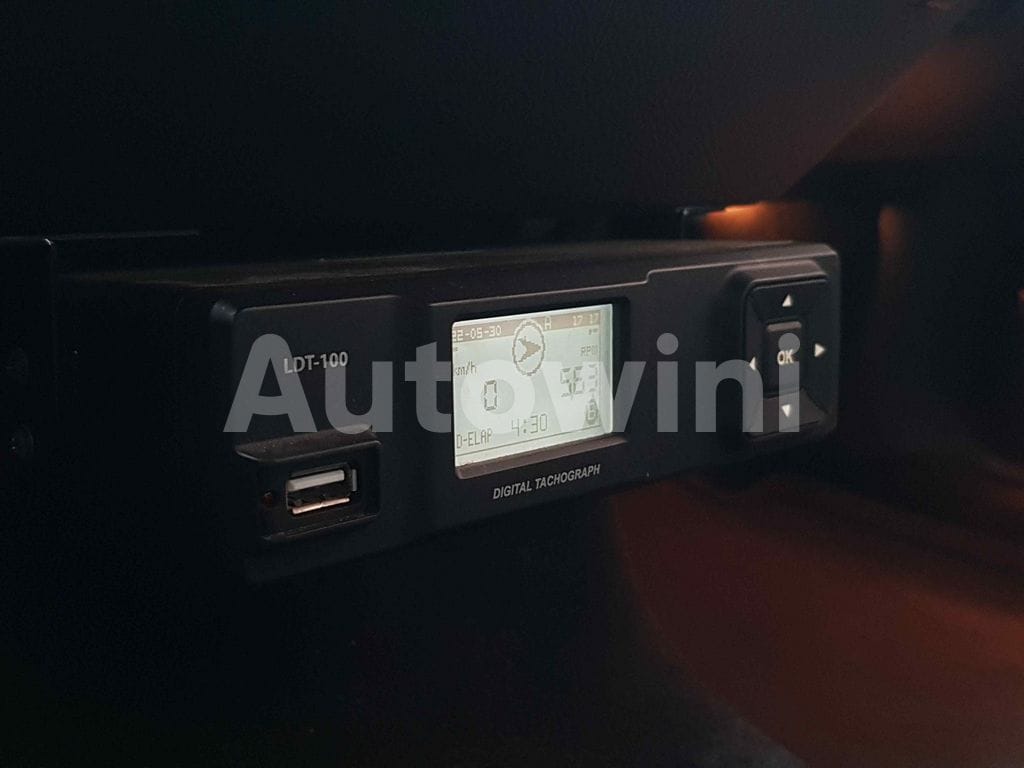 2010 LINCOLN TOWN CAR FUNERAL COACH NAVI ABS AT - 26