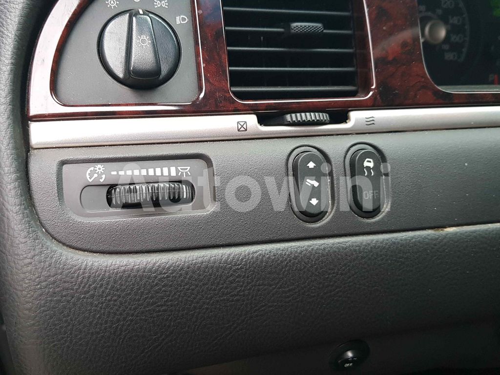 2010 LINCOLN TOWN CAR FUNERAL COACH NAVI ABS AT - 29