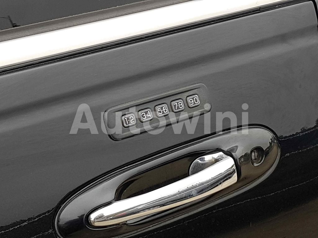 2010 LINCOLN TOWN CAR FUNERAL COACH NAVI ABS AT - 30