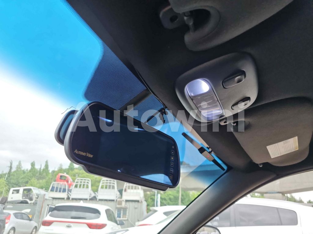 2010 LINCOLN TOWN CAR HEARSE/ REAR CAMERA ABS AT - 19