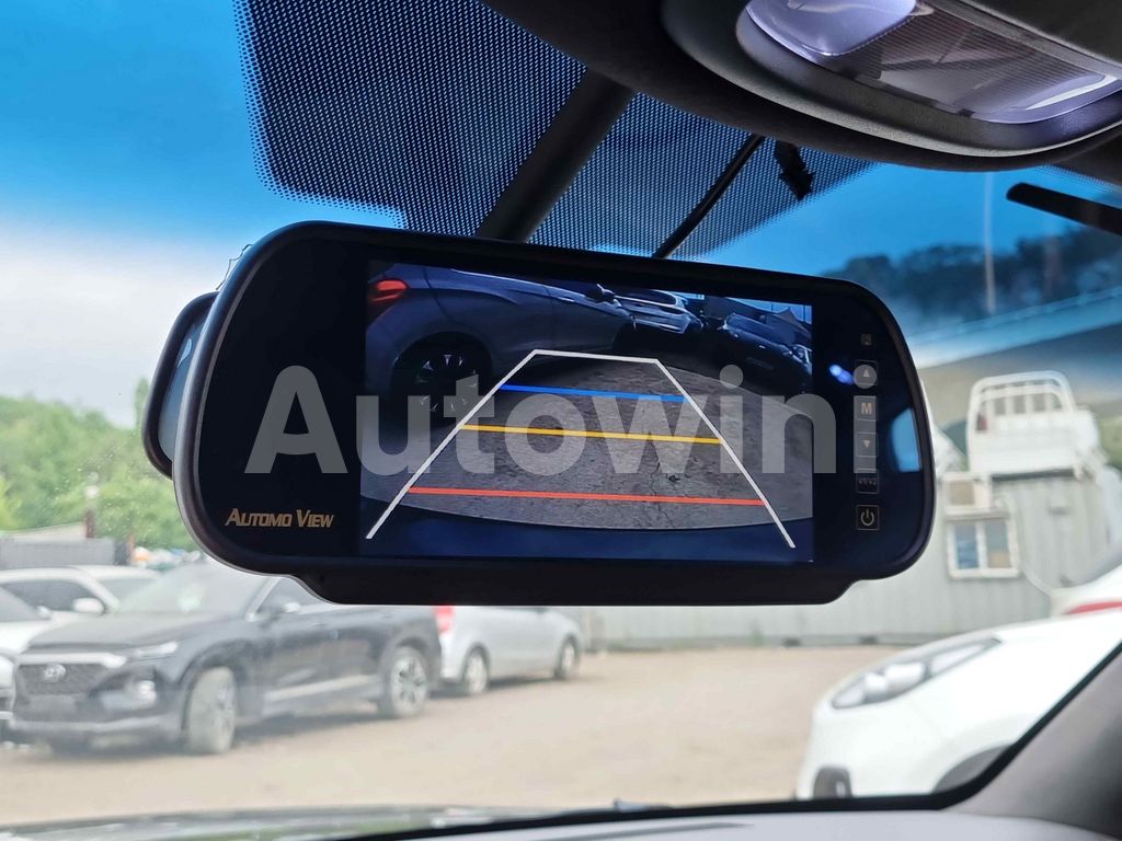 2010 LINCOLN TOWN CAR HEARSE/ REAR CAMERA ABS AT - 24