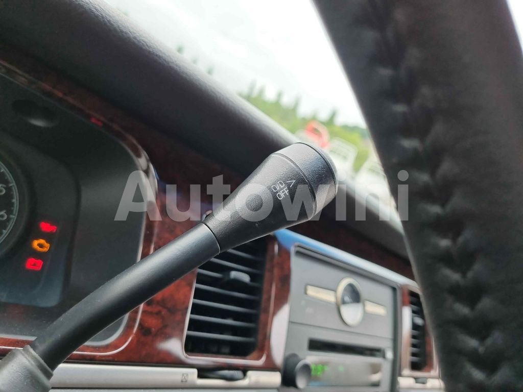 2010 LINCOLN TOWN CAR HEARSE/ REAR CAMERA ABS AT - 25