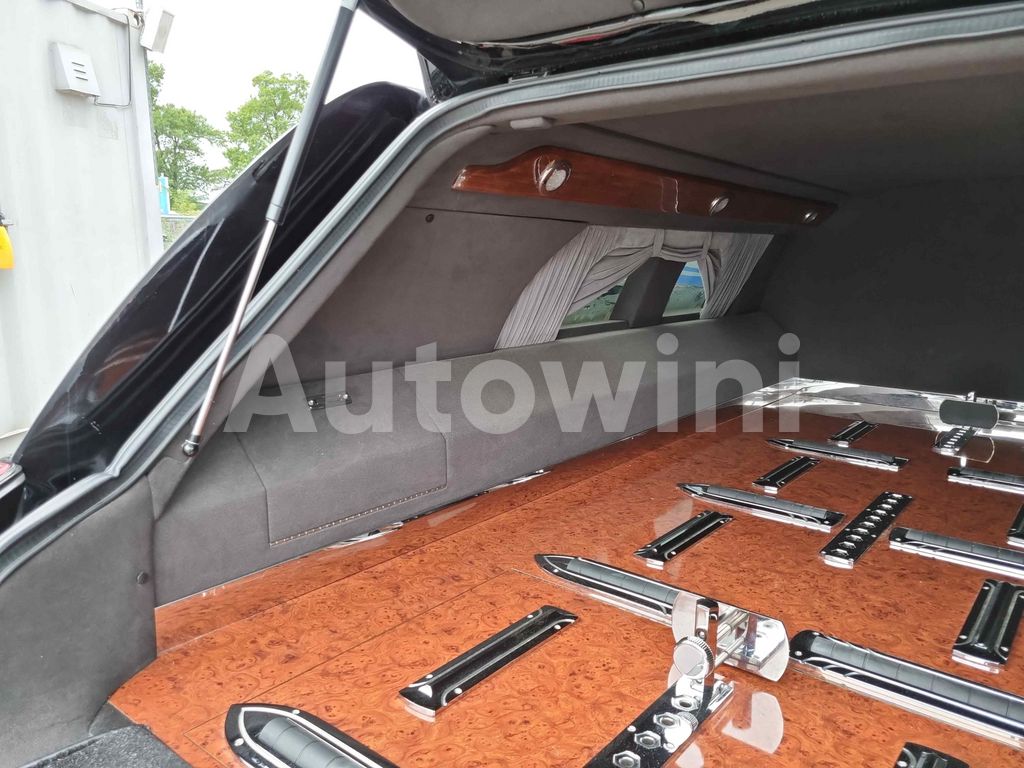 2010 LINCOLN TOWN CAR HEARSE/ REAR CAMERA ABS AT - 29