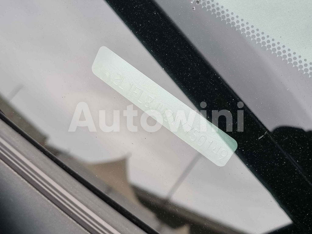 2010 LINCOLN TOWN CAR HEARSE/ REAR CAMERA ABS AT - 41