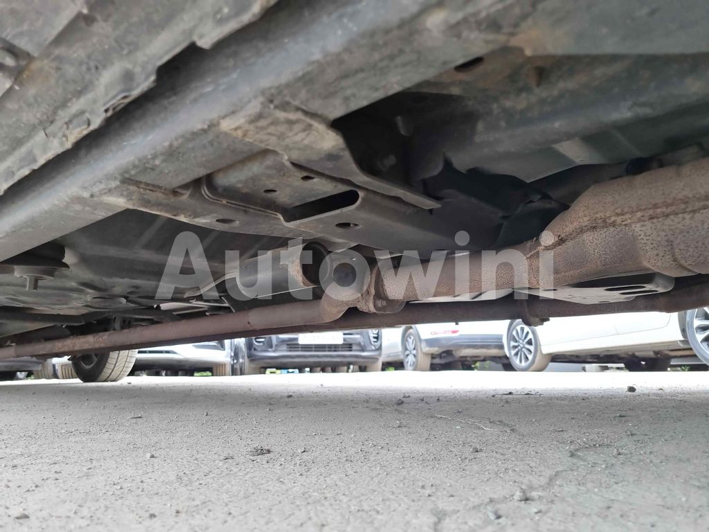 2010 LINCOLN TOWN CAR HEARSE/ REAR CAMERA ABS AT - 50