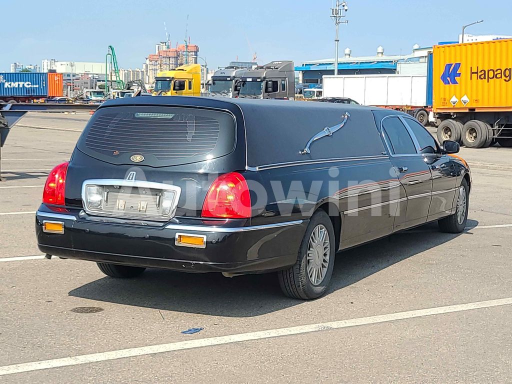 2010 LINCOLN TOWN CAR HEARSE BEIGE INTERIOR ABS AT - 8