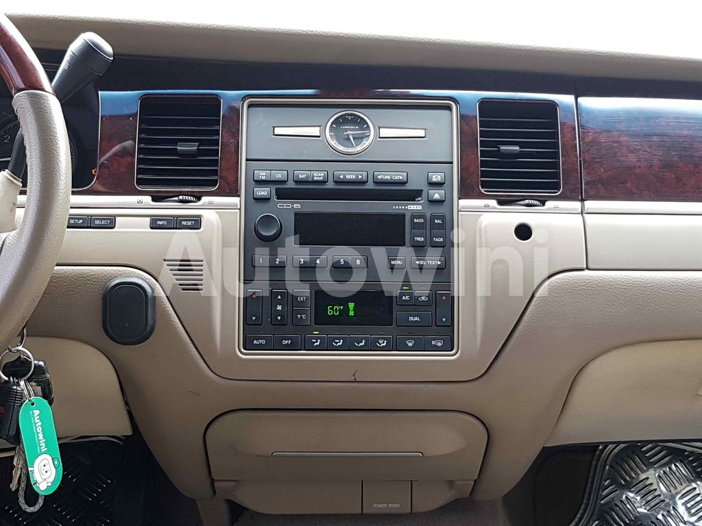 2010 LINCOLN TOWN CAR HEARSE BEIGE INTERIOR ABS AT - 15