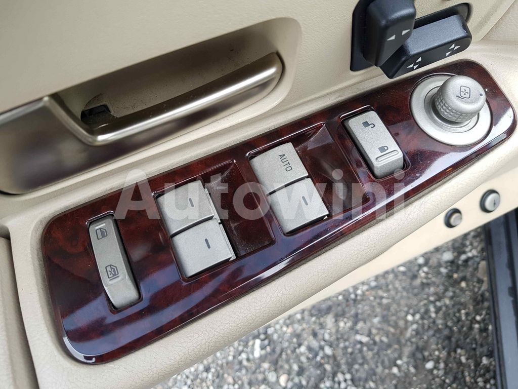 2010 LINCOLN TOWN CAR HEARSE BEIGE INTERIOR ABS AT - 24