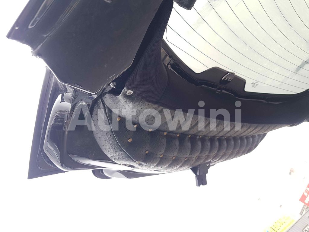 2010 LINCOLN TOWN CAR HEARSE BEIGE INTERIOR ABS AT - 36