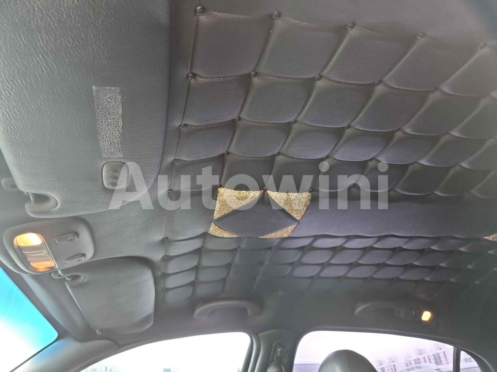 2010 LINCOLN TOWN CAR FUNERAL COACH/ FULL AUTO AC AT - 17