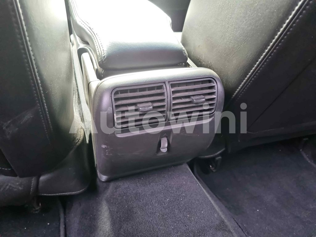 2010 LINCOLN TOWN CAR FUNERAL COACH/ FULL AUTO AC AT - 24