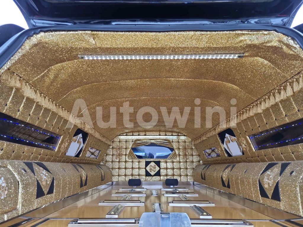 2010 LINCOLN TOWN CAR FUNERAL COACH/ FULL AUTO AC AT - 31