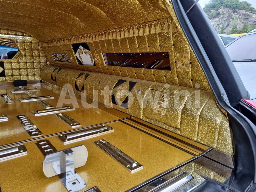 2010 LINCOLN TOWN CAR FUNERAL COACH/ FULL AUTO AC AT - 33