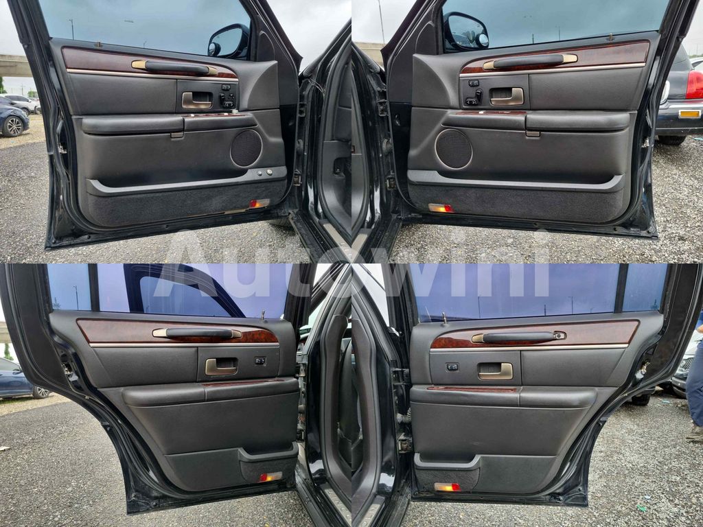 2010 LINCOLN TOWN CAR FUNERAL COACH/ FULL AUTO AC AT - 38