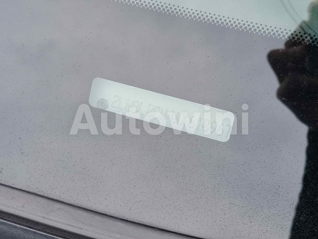 2010 LINCOLN TOWN CAR FUNERAL COACH/ FULL AUTO AC AT - 45