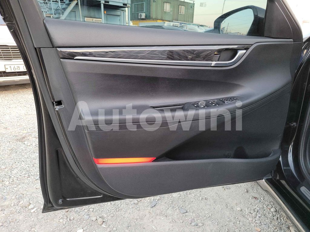 2017 HYUNDAI GRANDEUR IG AZERA NO ACCIDENT PREMIUM - 19